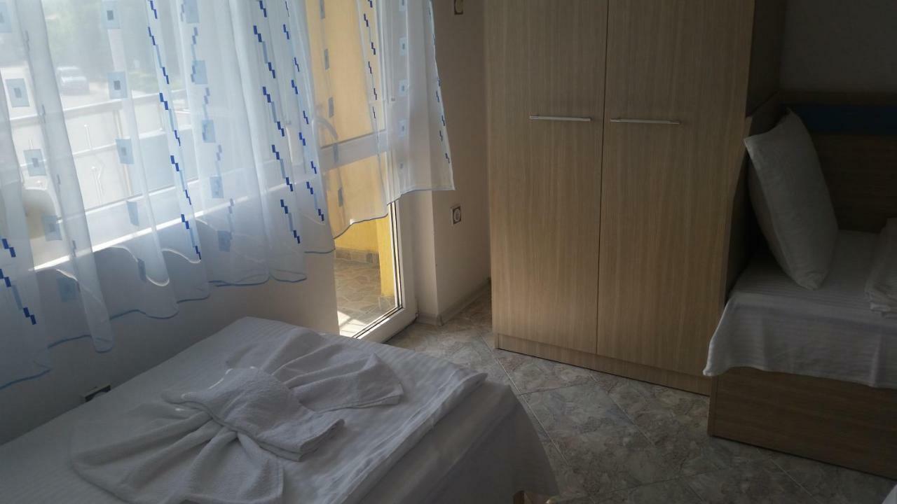 Blue House Apartment Tsarevo Exterior photo